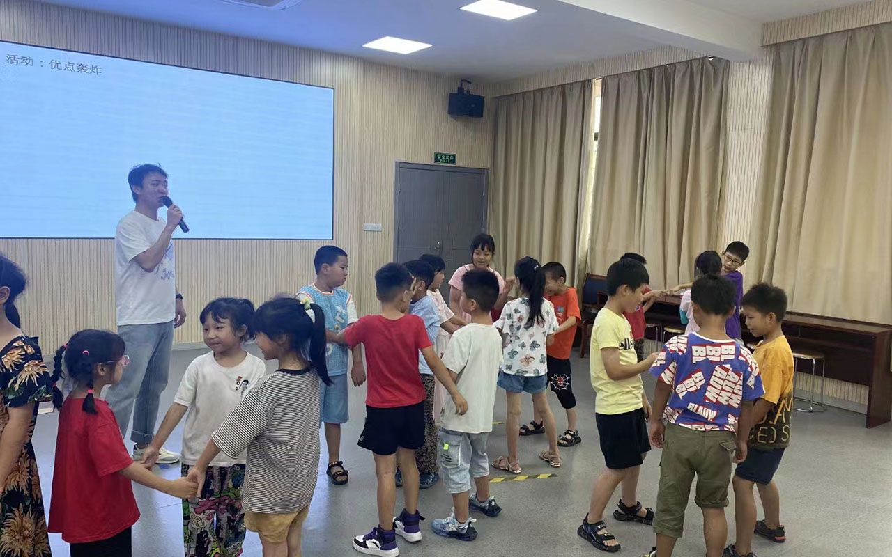 贺州龙观乡中心学校